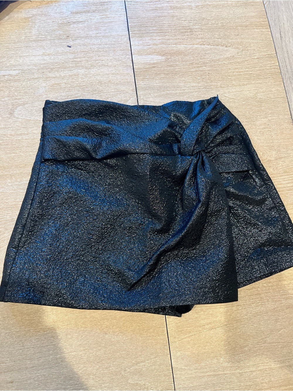 Zara Black Tie-Front Skort Metallic Size Medium Polyester